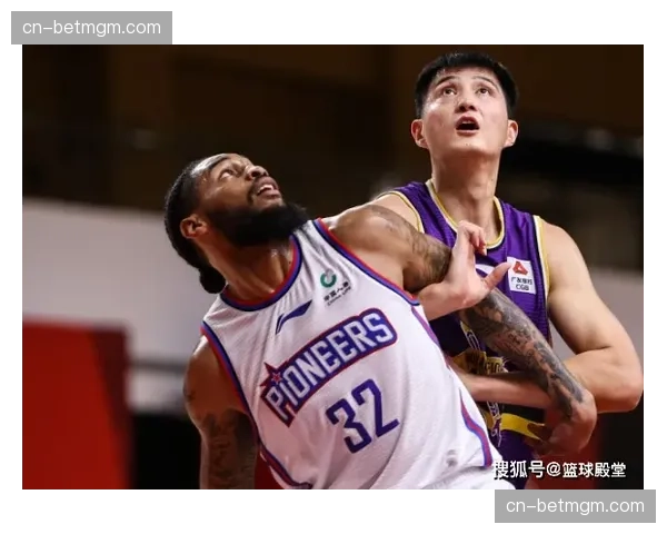 赵岩昊因手部伤势恢复良好,已参与球队合练备战季后赛 赵岩昊因手部伤势恢复良好,已参与球队合练备战季后赛